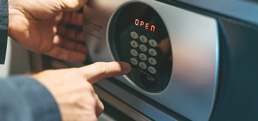 Cash Safe Openers in West Sacramento, California
