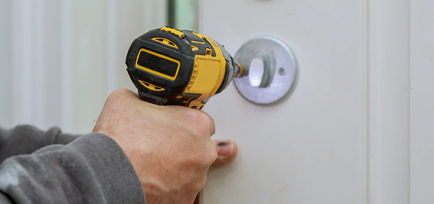 Street Locksmith For Smart Lock Repair in West Sacramento, CA